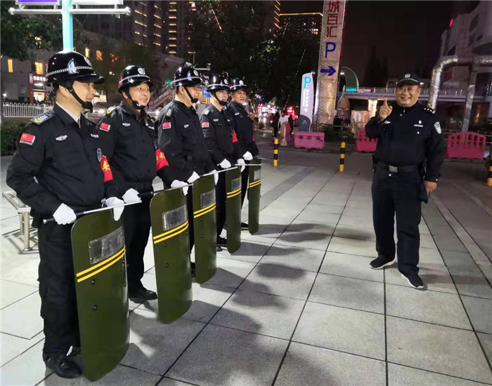 不忘初心勇?lián)?dāng)、牢記使命保平安